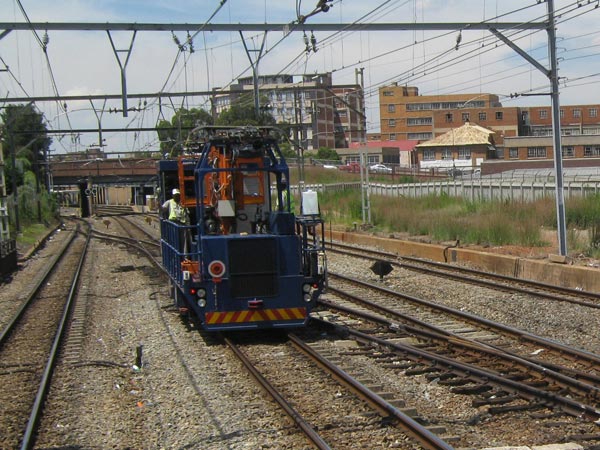 Overhead cable unit