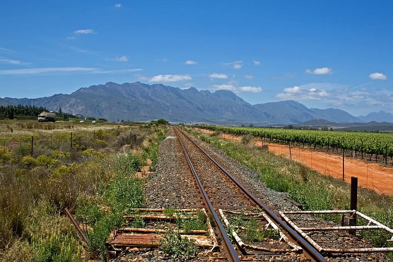 This is the view in diretion to Ashton. Far and wide no train in sight.