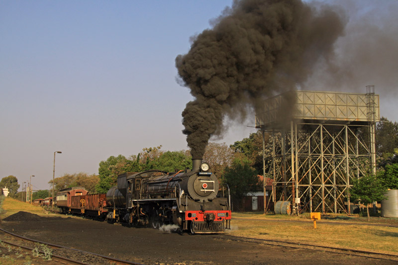 We used the coaltrucks and the RM coach for the shoot. Runpast scene.