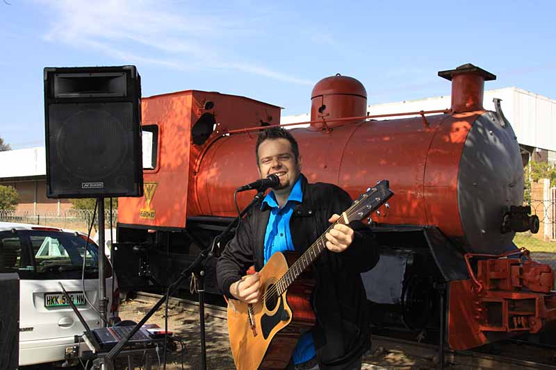 Singer "Doanne" belts out the boeretreffers