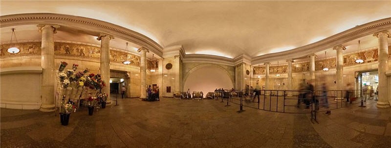 Kievskaya Station - via E Robaard