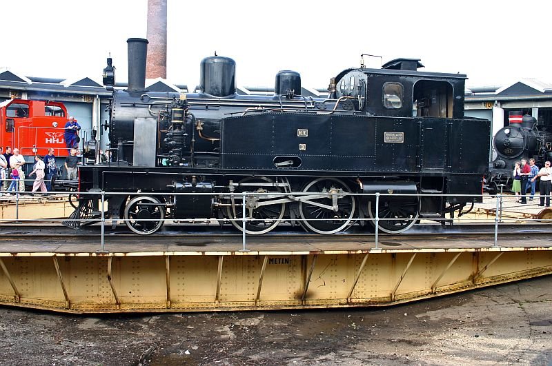 The last picture of the H.V 3 during the presentation at the turntable.
