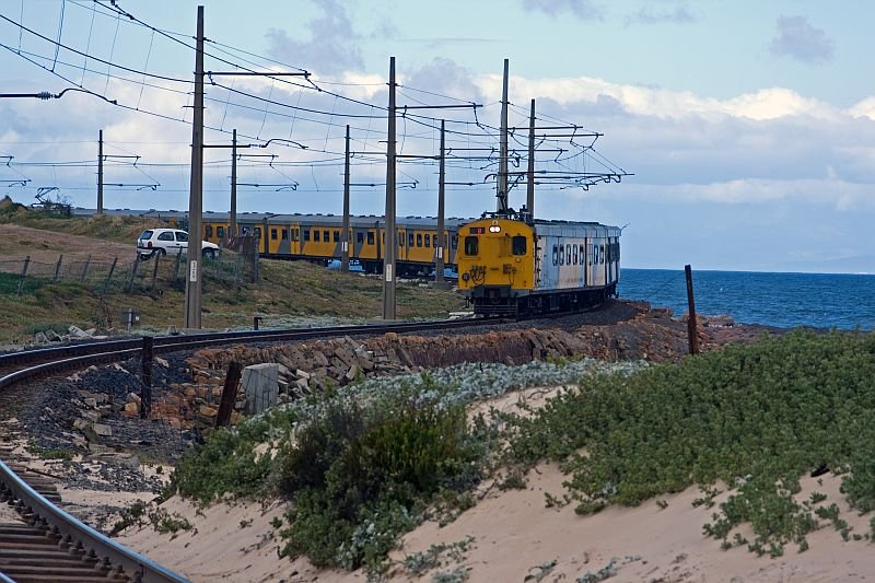 The train from Fish Hoek comes in sight.