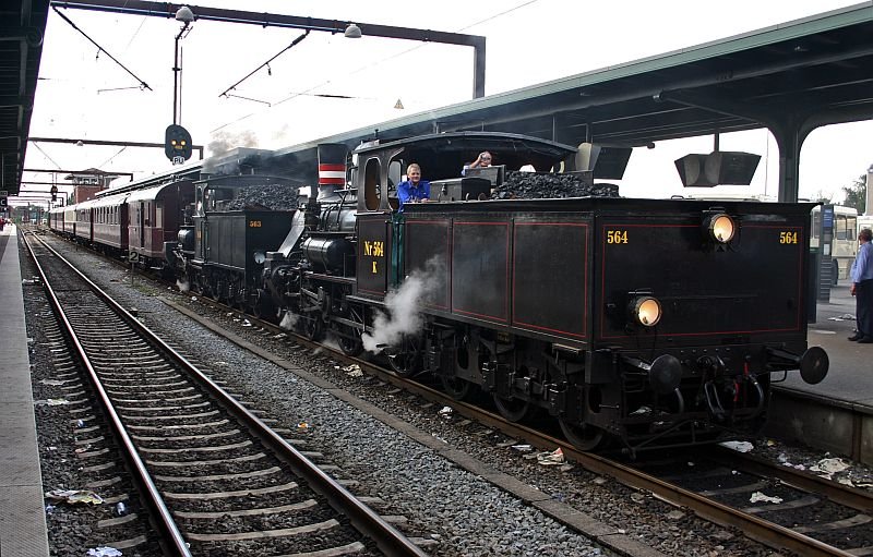 Both locos with the special train in Odense.