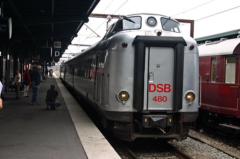 Driving trailer BS 460 in Odense station. The train just arrived from a journey.