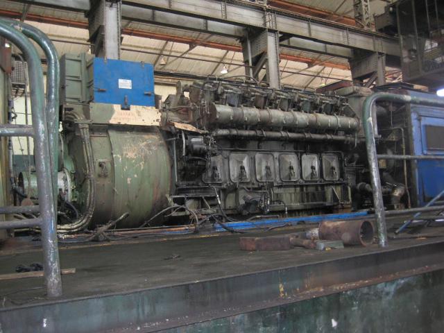 9310's engine exposed in situ