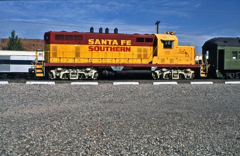 img073-1.jpg (116.7 KiB) Viewed 1815 times No.93 of the Santa Fe Southern.
