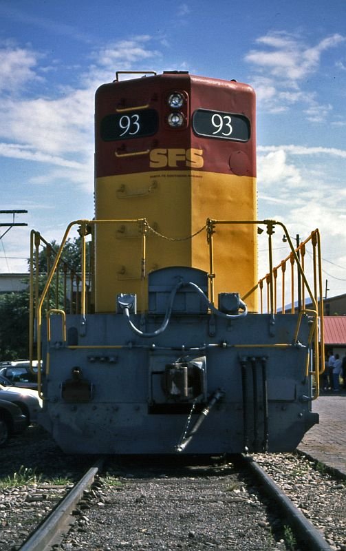 img075-1.jpg (78.59 KiB) Viewed 1815 times The long hood of the loco.