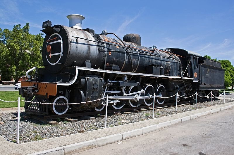 The loco near the Main Road (R60).