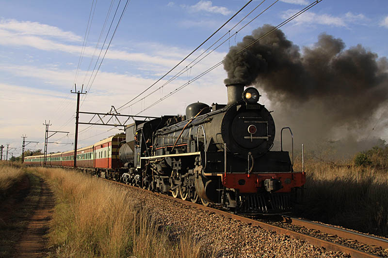 Drifting down the historic Eastern Main Line near vd Merwe