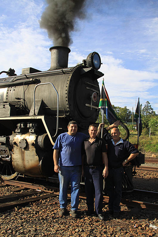Crew- Fireman Gabor Kovacs, Driver Frik Boshoff, pilot Whitey