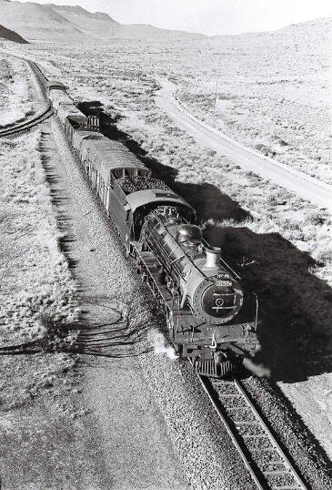 19B "ROSIE" approaches the summit at Lootsberg Pass, en route to Graaf Reinet.