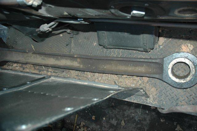 Bent fireman's side connecting rod.