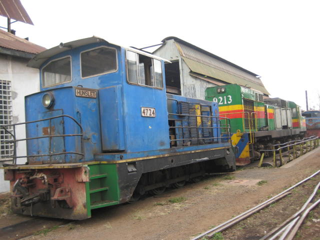 4724 is the works shunter today, seen here placing 9213 on the small traverser