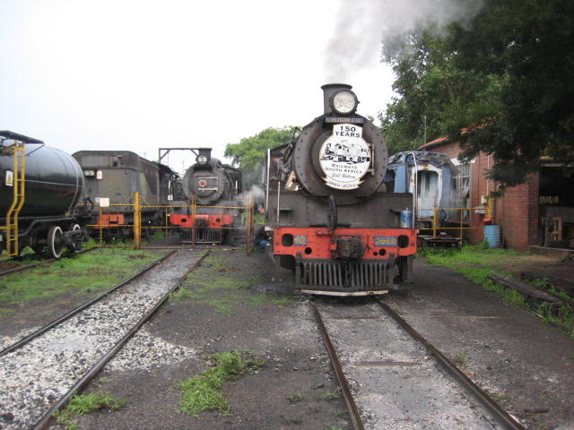 2650 (right) stands ready for action on the morning of 12th. The fire has been thrown out on 3664 (left) after her shunting duties have been completed