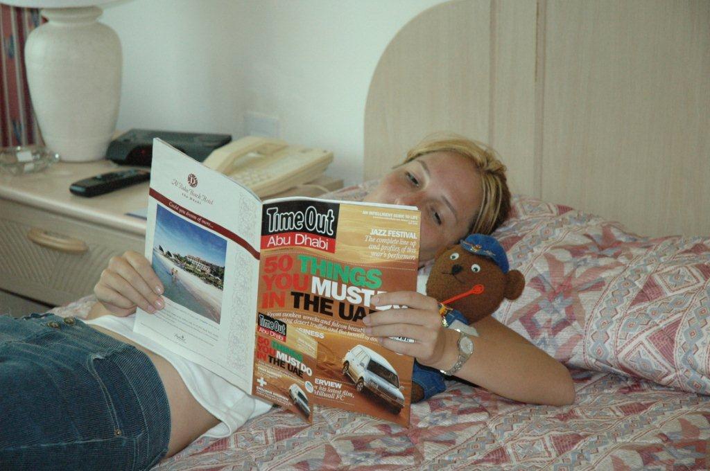Tahlia and Ted catch up on "Whats on" in Abu Dhabi!