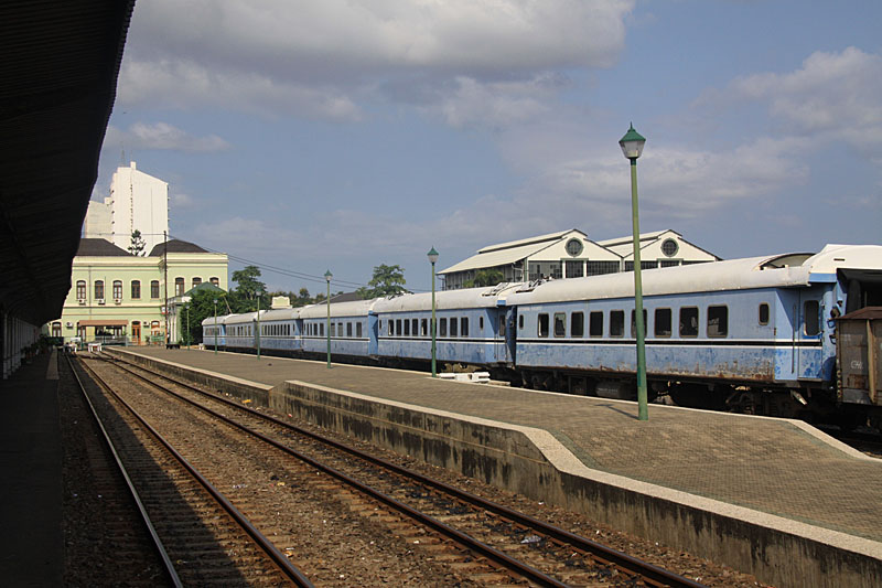 It is perhaps not well known that Botswana presented their passenger stock to Mozambique as a gift some while back. Here the blue rake stands proudly out of use and rusting away at Maputo Central!