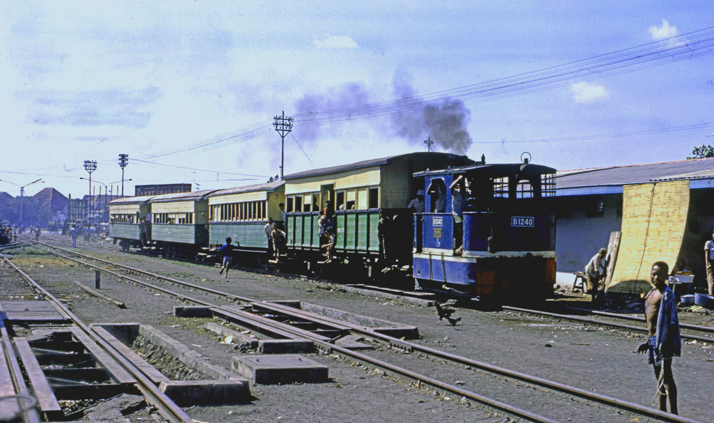 SURABUYA STEAM TRAM WONOKROMO.jpg