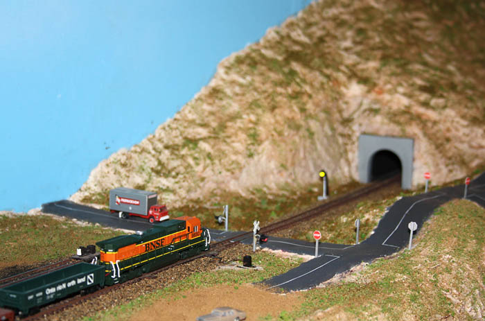 About to enter the big mountain, here you can see the level crossing lights.