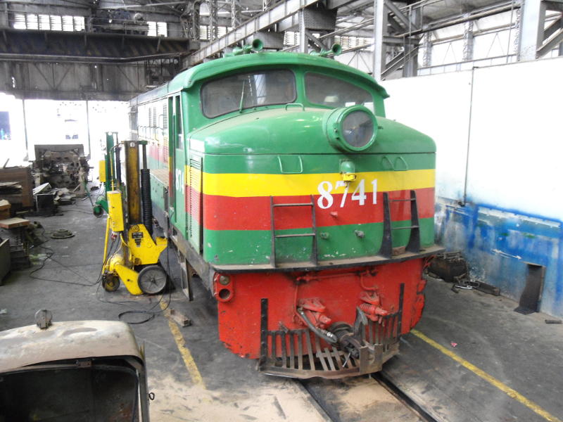 8741 on jacks after being reunited with her bogies