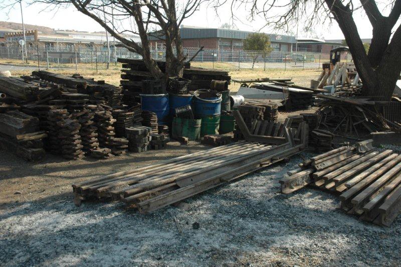 This lend a hand saw the odd rail lengths gathered together and stored in one place by the Mulberry tree. This is a stock yard at present and there are numbers of fishplates, steel and wooden sleepers, brake blocks and other necessary stuff.