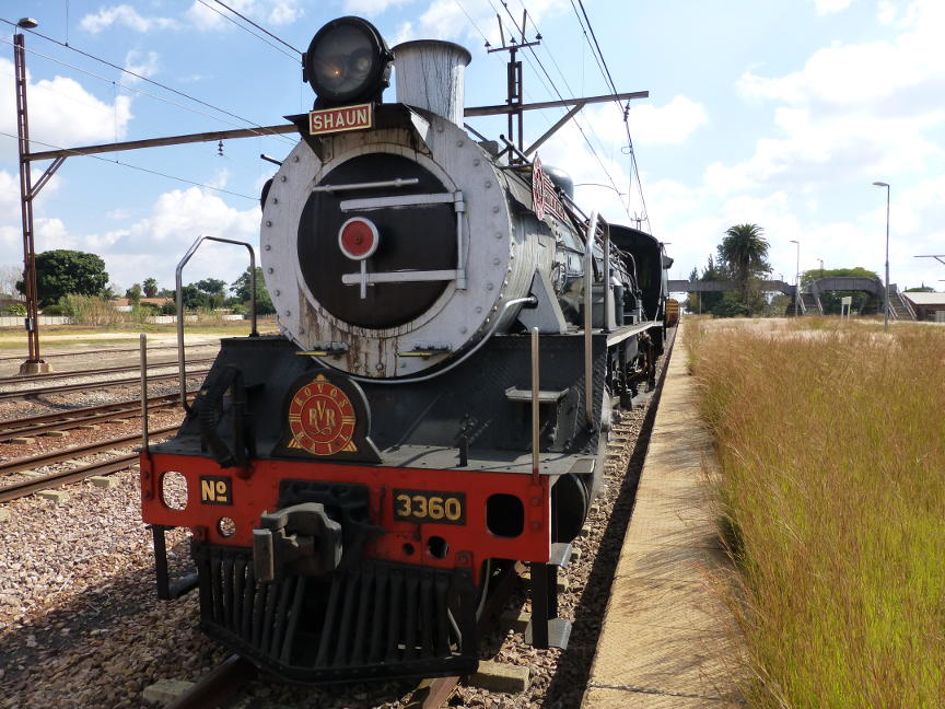 Rovos Rail's Class 19D no 3360 has just arrived in Rayton with her FOTR train. Rovos kindly lent us this locomotive as our own 19D failed with a leaking boiler tube