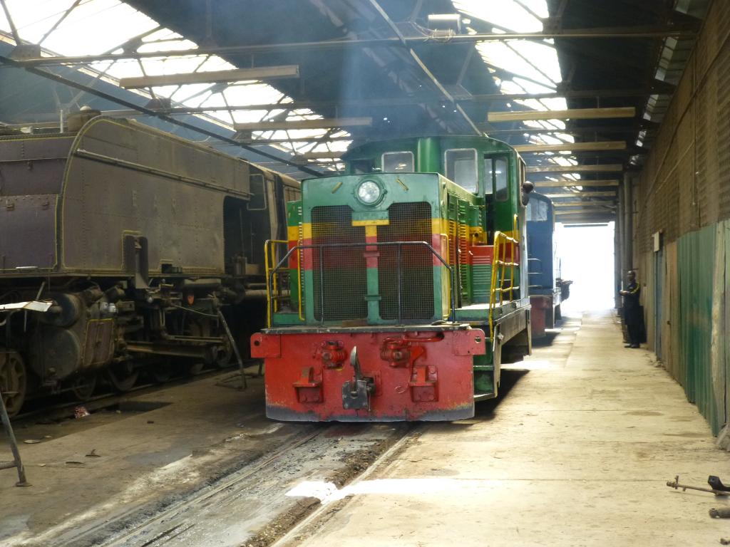 A class 47 which I think is 4724 comes to haul away the anonymous class 47