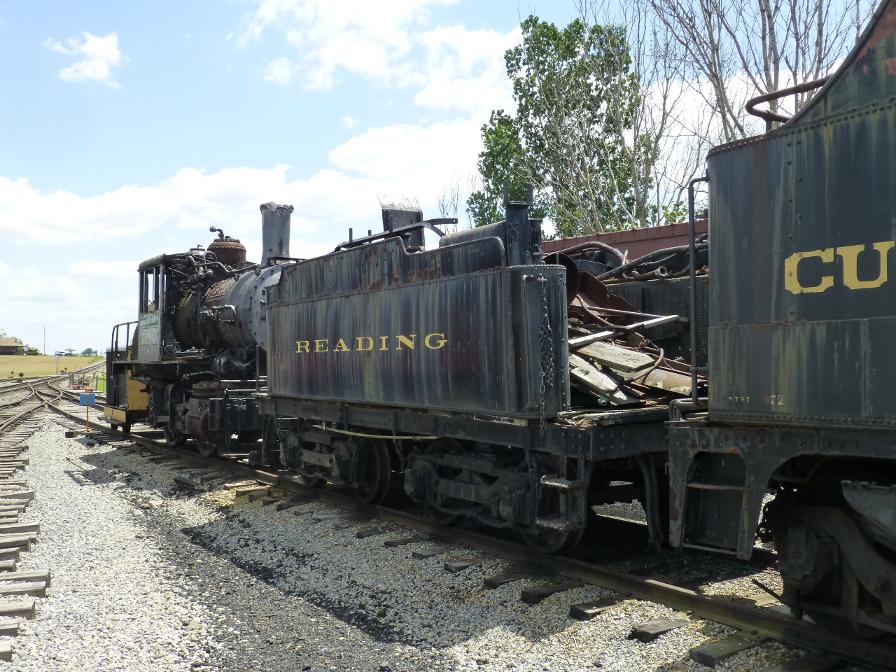 The tender is standing at the wrong end of the loco.