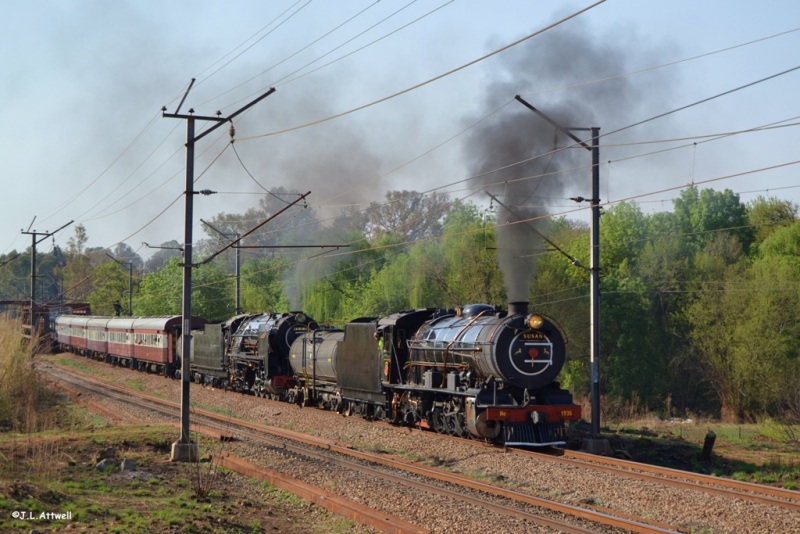 Due to unforeseen circumstances, No.1535 was able to return to Germiston earlier than expected. Seen here leaving Irene, No.1535 double-heads with 15F 3046 - which had taken a train to Irene earlier.