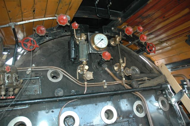 15F 3117 is certainly looking more like it means business. Compared to a year ago, the cab has gone from zero to this. Well done to Robert and John D for all the hard work.