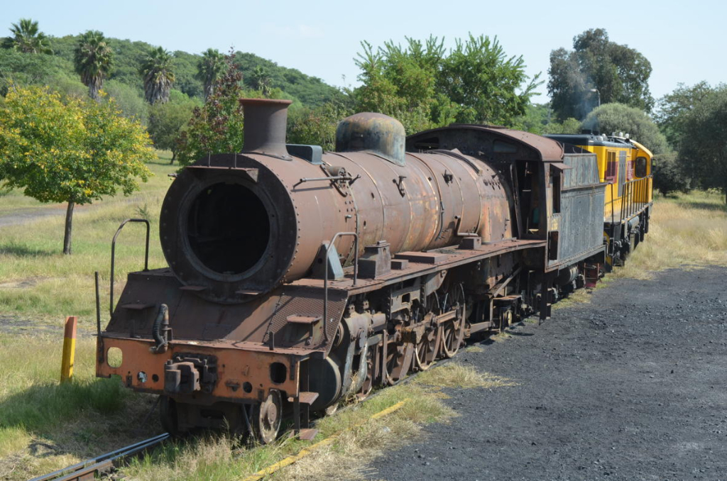 Capita Park to Hermanstad relocation weekend 24 April 2016. Movement of 19D SANRASM (10)s.jpg