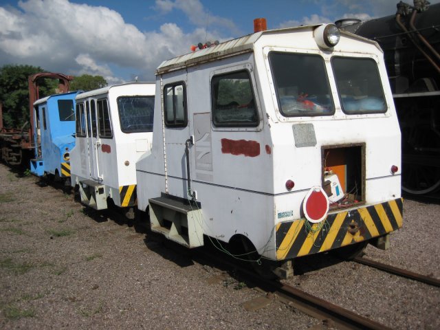 3 trolleys