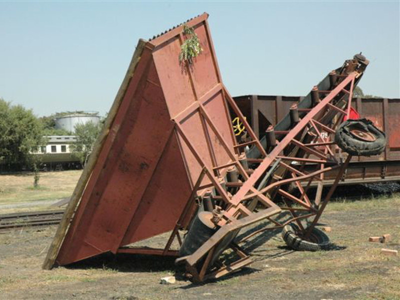 Unceremonialy offloaded on its side, the diamond conveyor has arrived at its<br />temporary home and will soon be uprighted.