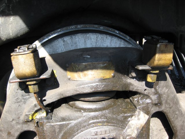 The missing feed pipe under the front oil pot (on the right in this photo) can be clearly seen (or not seen!)