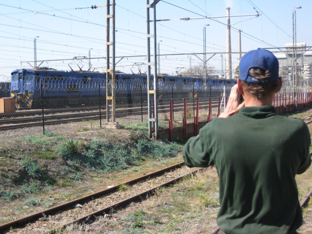Ace photographer Frank focuses on the 18E units