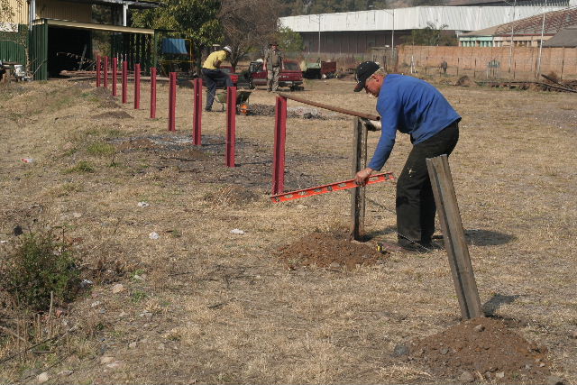 Koosie checks the level<br /><br />Photo by Chris Janisch 4th July 2008