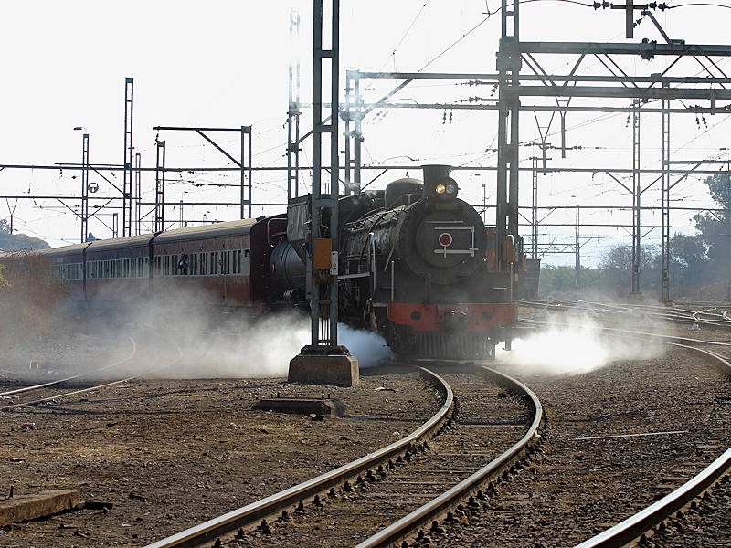 Steaming up after signals change.<br />K R Wilson-Smith 27/07/08
