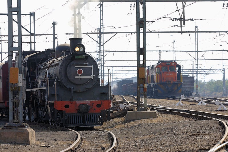 A patient wait for a red signal.<br />K R Wilson-Smith 27/07/08