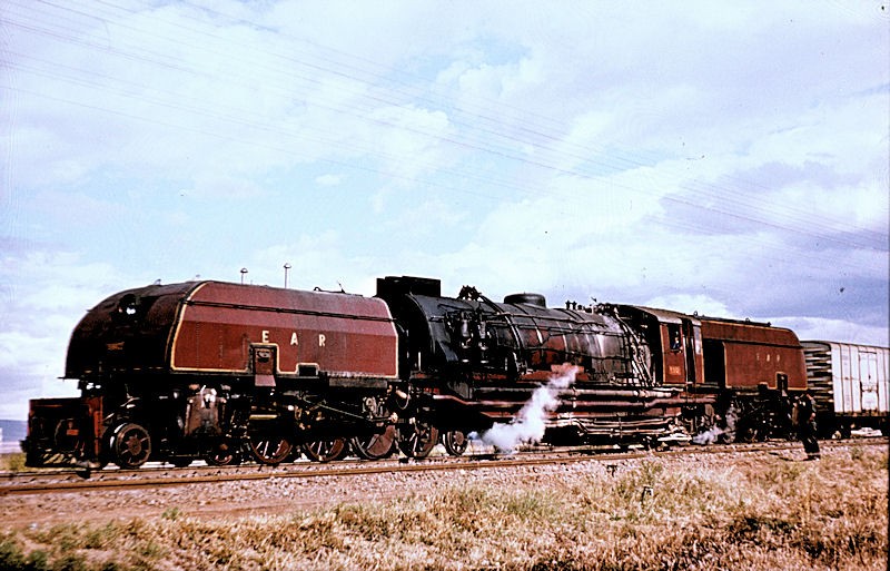 McKinnon Road. Class 59. #5912 with an up 1200 tonne freight.jpg