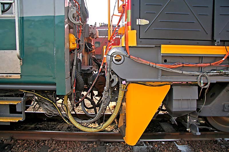 C Janisch 06/09/08 - Close-up of the coupling to the test units.