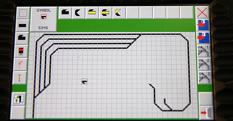 Photo 4 - You have a railway, you need a track diagram. This screen, along with the touch components and the mouse button are used to enter in the track plan. Here it is being drawn, with a piece selected. Lots and lots of symbols are available.