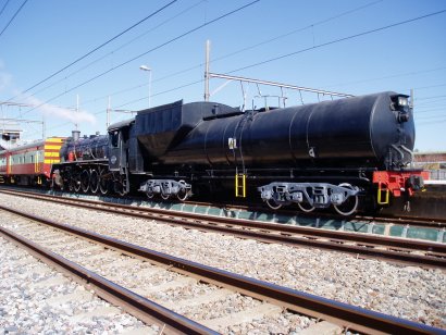 2650 waits at Centurion to haul the train back to Fountains to pick up passengers<br /><br />Photo by John Ashworth 24/06/07