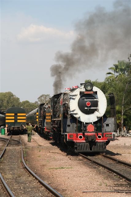 Coupling, coupling...<br /><br />Photo by Chris Janisch 17/10/07