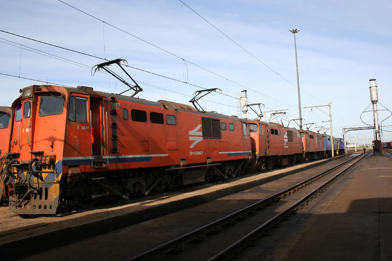 These 4 6E's &amp; 6E1 are been tested before going on the road. They were taking the 15h00 freight to JHB.