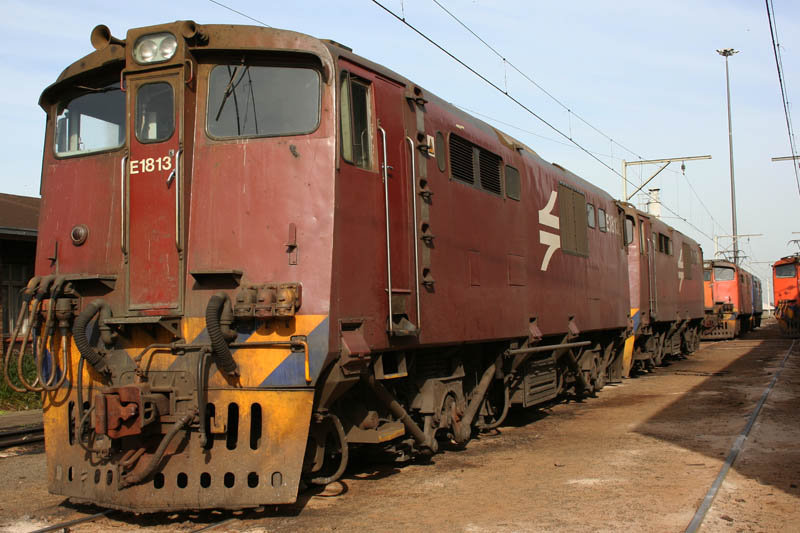 6E1 1813 &amp; 6E1 1816 just arrived back in the Depot from Shoz duty.