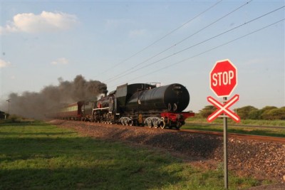 On the return leg, 2650 trundles downgrade into Pienaarsrivier. C Janisch
