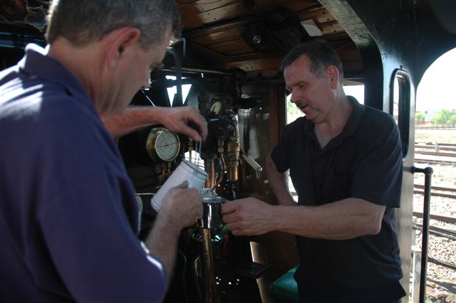 Steve Smith and Frik Boshoff share a delicious cuppa footplate tea
