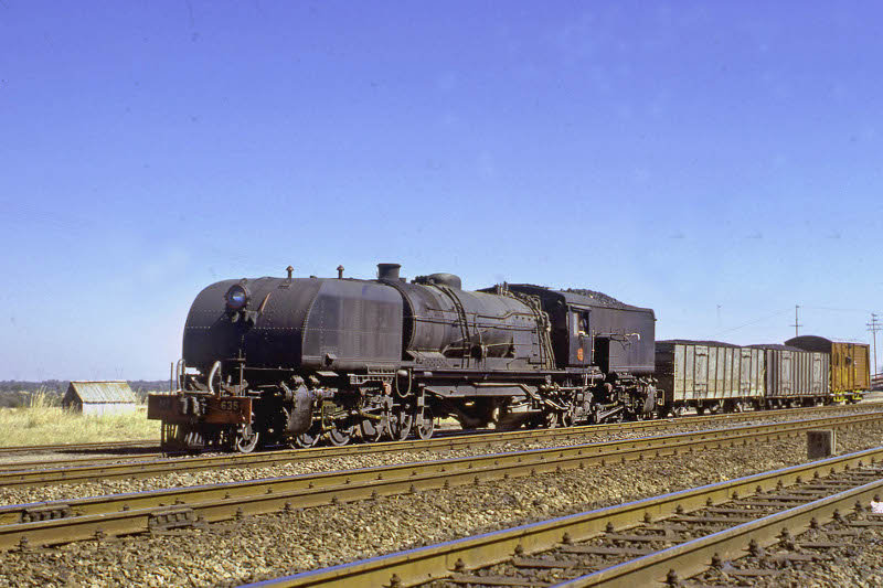 16A 635 West Nico pick up Heany Junction.jpg