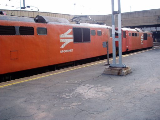 A pair of 6Es wait to depart with Premier Classe at Johannesburg<br /><br />Photo by John Ashworth 02/11/07