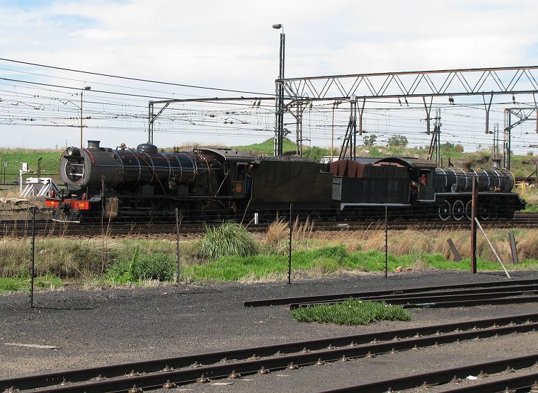 Now they are running with Susan in the lead and 19A trailing.